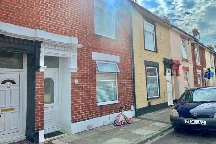 2 Bedroom Property To Rent In Station Road, Portsmouth, PO3