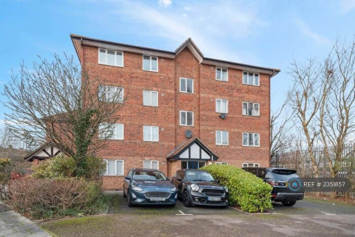 1 Bedroom Flat To Rent In Darlington Court, London, SE6