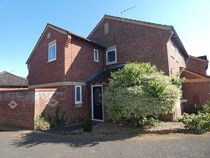 3 Bedroom Semi Detached House For Sale In Thyme Close, Thetford, IP24