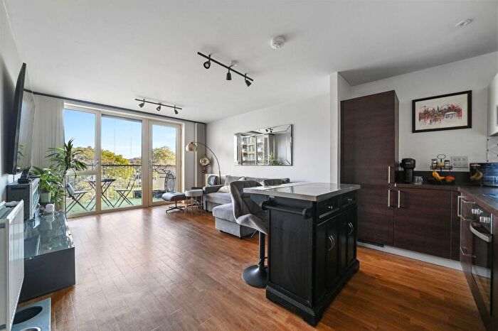 2 Bedroom Apartment To Rent In Oxley Square, London, E3