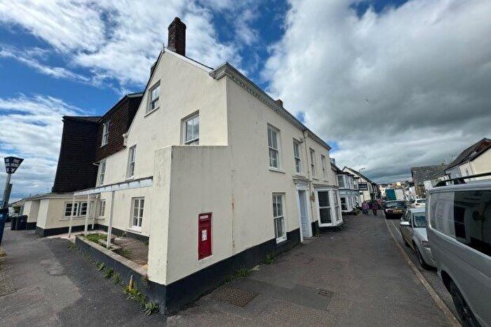 2 Bedroom Flat To Rent In Honiton, EX14