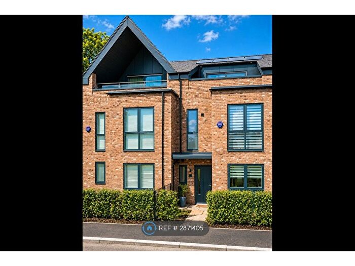 4 Bedroom Terraced House To Rent In Headmaster Way, Macclesfield, SK10