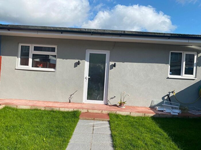 Bungalow To Rent In Berkshire, SL2