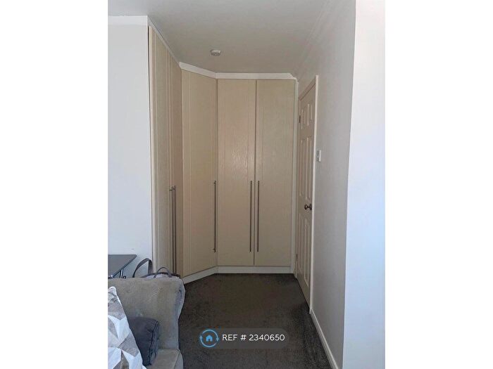 1 Bedroom Flat To Rent In Latimer Drive, Hornchurch, RM12