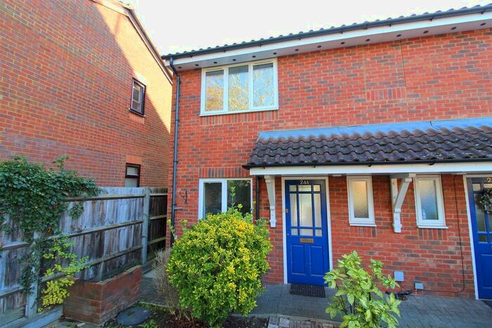 2 Bedroom Semi-Detached House To Rent In Newland Close, St Albans, Hertfordshire AL1