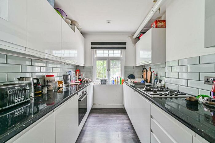 2 Bedroom Flat For Sale In Ethelbert Road, Bromley, BR1