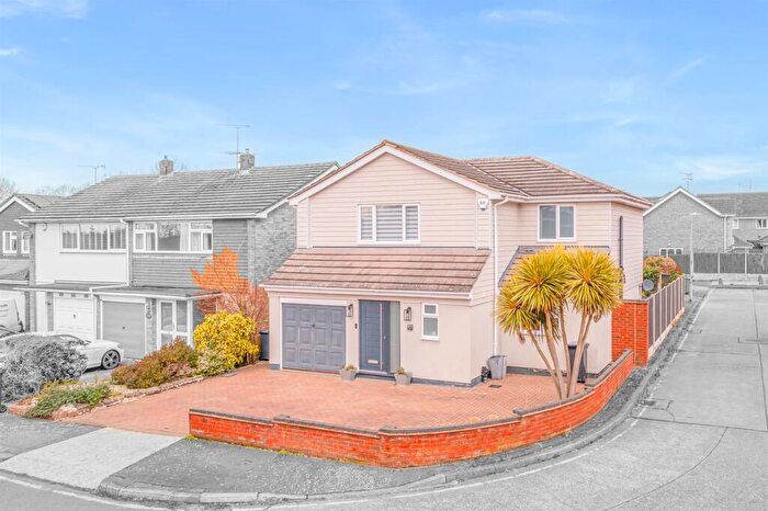4 Bedroom Detached House For Sale In Cheapside East, Rayleigh, SS6
