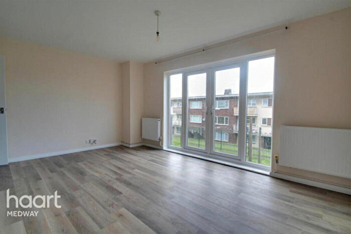 2 Bedroom Apartment To Rent In Mercury Close, Rochester, ME1