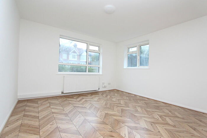 1 Bedroom Flat To Rent In Pinner Road, Pinner, HA1