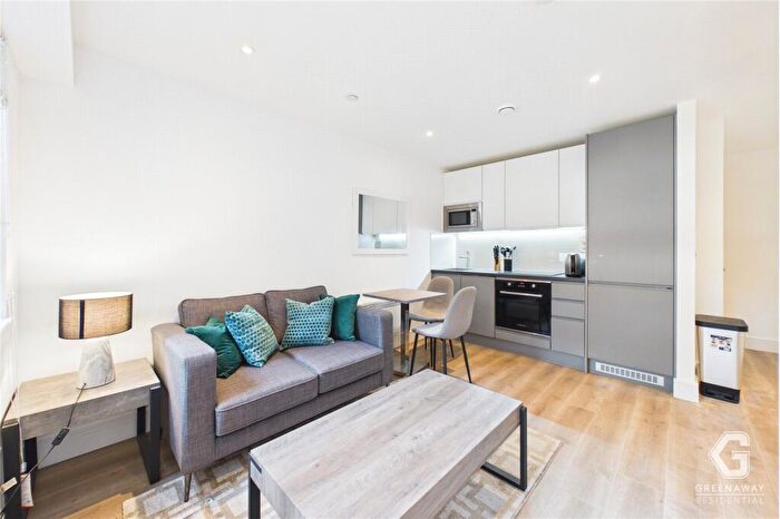 Apartment To Rent In Wood Street, East Grinstead, West Sussex, RH19
