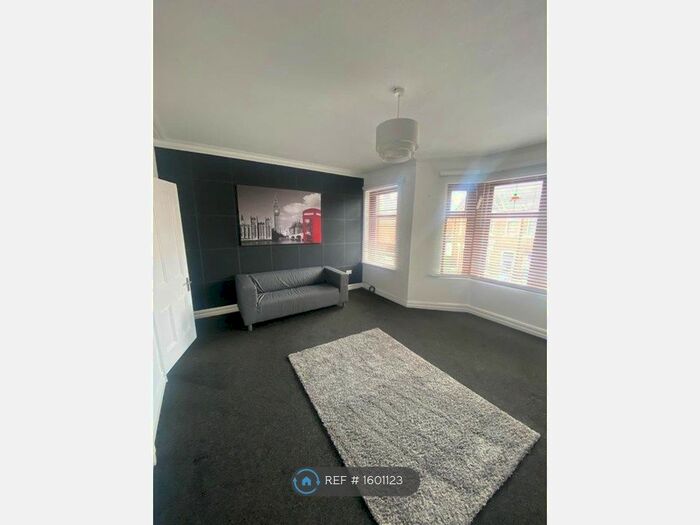 2 Bedroom Flat To Rent In Llandaff North, Llandaff North, Cardiff, CF14