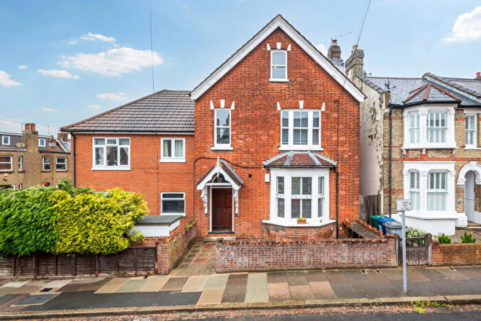 1 Bedroom Flat For Sale In Salisbury Road, Barnet, EN5