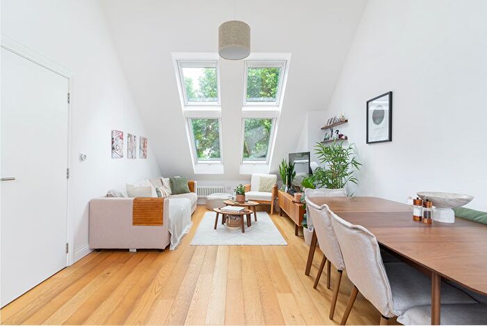 1 Bedroom Flat For Sale In Lordship Lane, Dulwich, SE22