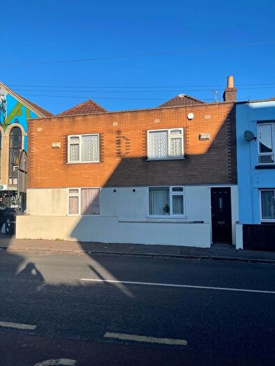 2 Bedroom Apartment To Rent In Clouds Hill Road, Bristol, BS5