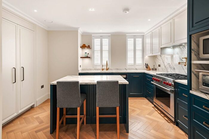 2 Bedroom Flat For Sale In Campden Hill Gate, Duchess Of Bedfords Walk, London, W8