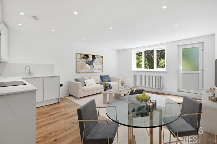 1 Bedroom Flat For Sale In Shepherd Hill, London, N6