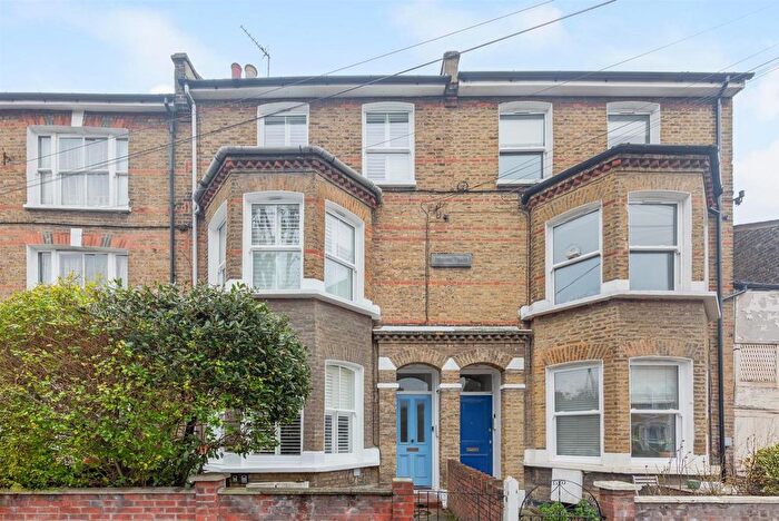 3 Bedroom Flat For Sale In Bellenden Road, London, SE15