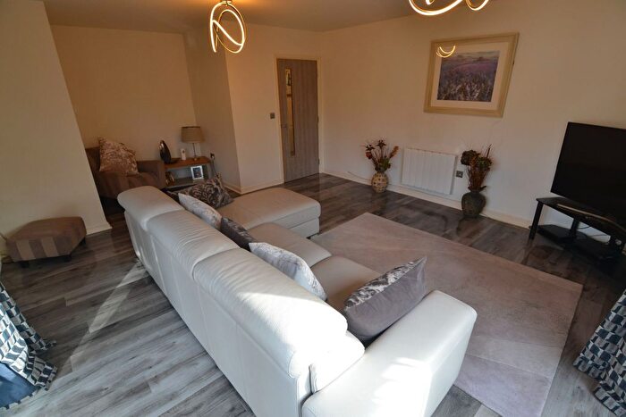 2 Bedroom Flat For Sale In Deans Gate, Willenhall, WV13