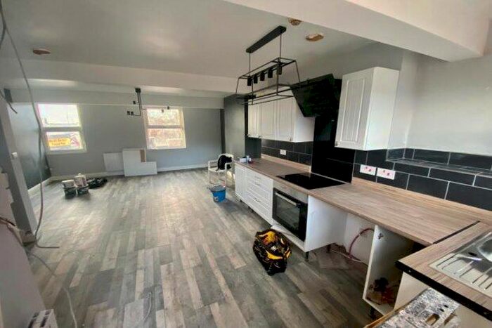 2 Bedroom Flat To Rent In Radford Road, Nottingham, NG7