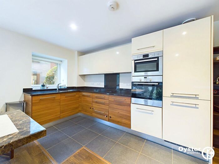 2 Bedroom Flat To Rent In Unwin Way, Stanmore, HA7