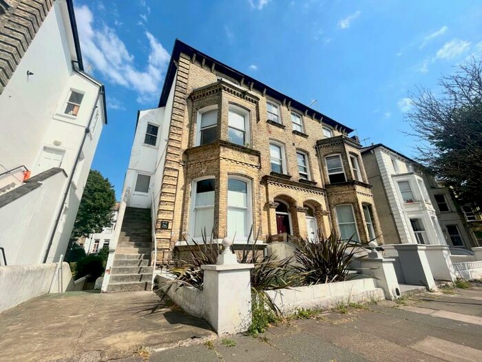1 Bedroom Apartment To Rent In Selborne Road, Hove, BN3
