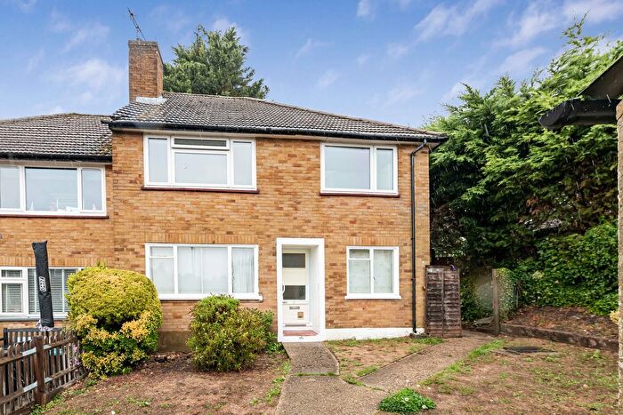 2 Bedroom Maisonette For Sale In Addison Close, Caterham, CR3
