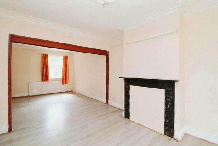 3 Bedroom End Of Terrace House For Sale In Charlotte Street, Rugby, CV21