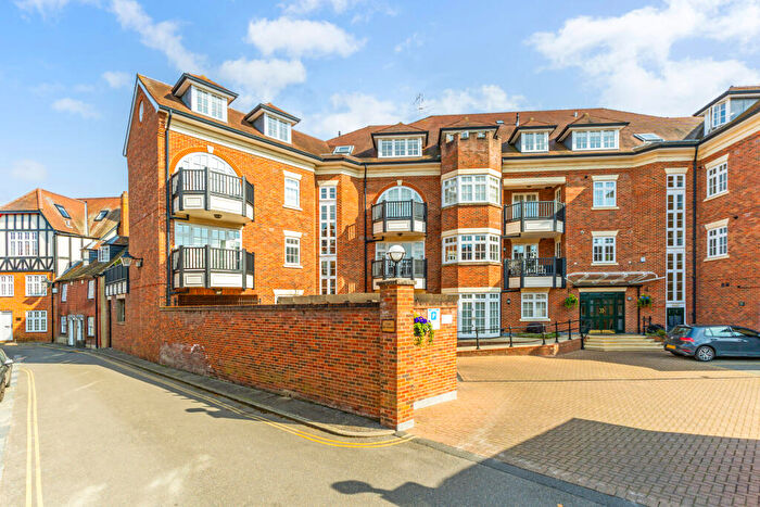 1 Bedroom Flat For Sale In King Stable Street, Windsor, SL4