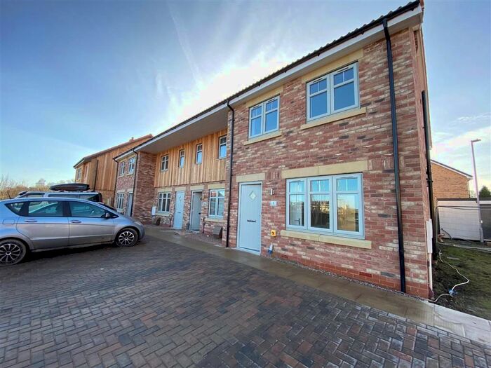 3 Bedroom Terraced House To Rent In Whitehead Garth, Cottingham HU16