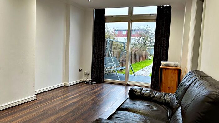 2 Bedroom Flat To Rent In Eagle Road, Wembley, HA0