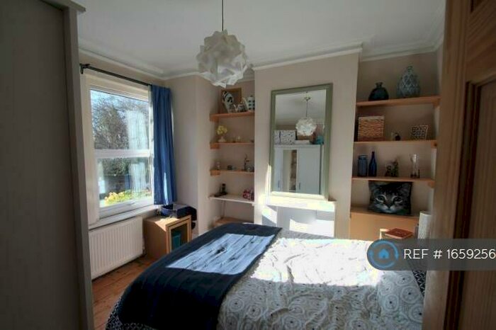 2 Bedroom Flat To Rent In Bear Road, Brighton, BN2