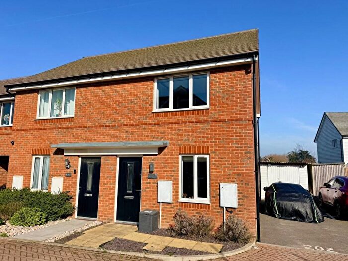 2 Bedroom Semi Detached House For Sale In Kestrel Drive, Hythe, CT21