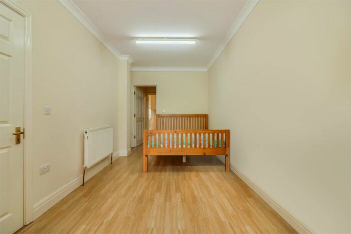 1 Bedroom Apartment To Rent In Christchurch Avenue, Harrow, HA3