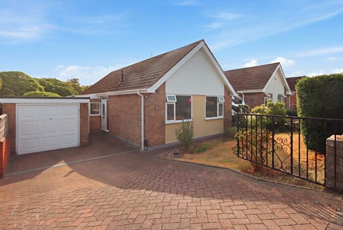 2 Bedroom Bungalow To Rent In Kingsmede Avenue, Walton, Derbyshire, S40