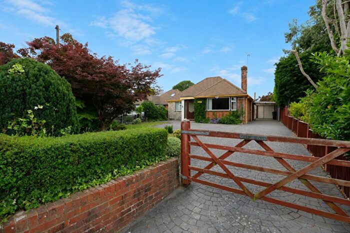 3 Bedroom Detached Bungalow For Sale In Staplewood Lane, Marchwood, Southampton, SO40
