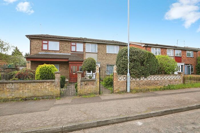 3 Bedroom Semi Detached House For Sale In Padholme Road, Peterborough, PE1