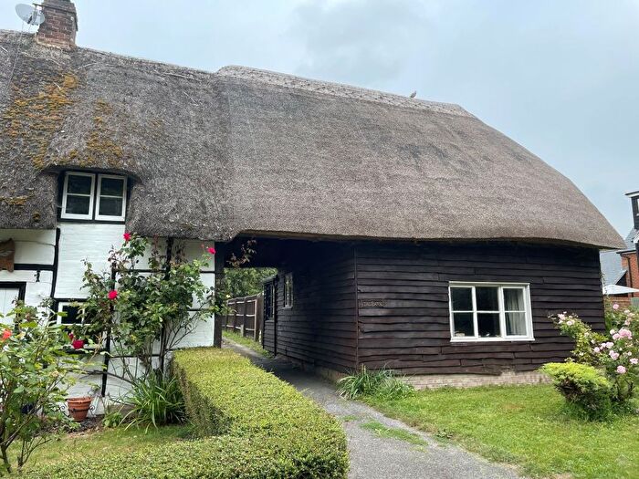 2 Bedroom Barn Conversion For Sale In The Barn, Sydenham Road, Sydenham, Oxfordshire, OX39