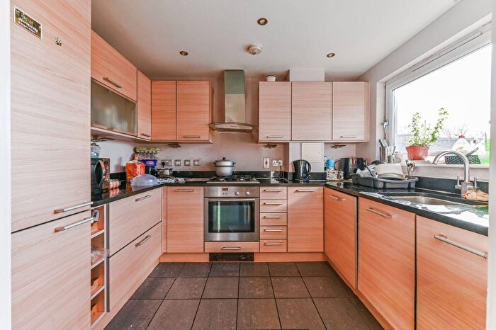 2 Bedroom Flat For Sale In Brighton Road, Purley, CR8