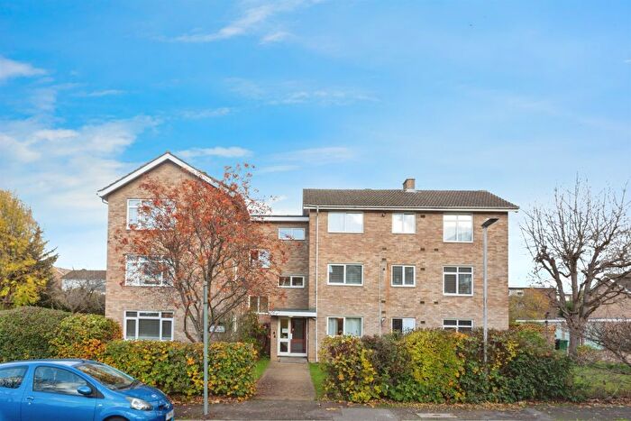 1 Bedroom Flat For Sale In Gibbs Couch, Watford, WD19