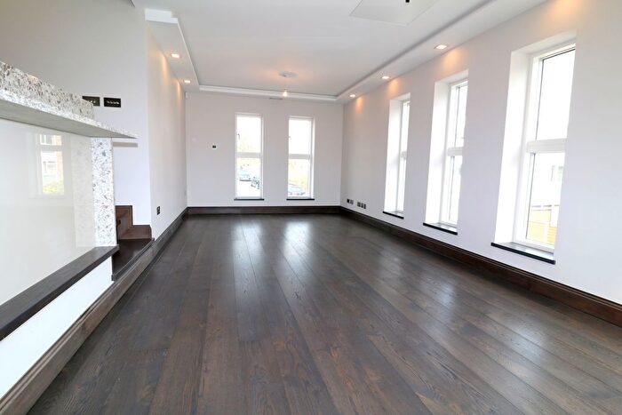 2 Bedroom Flat To Rent In Hastings Road, Ealing, W13