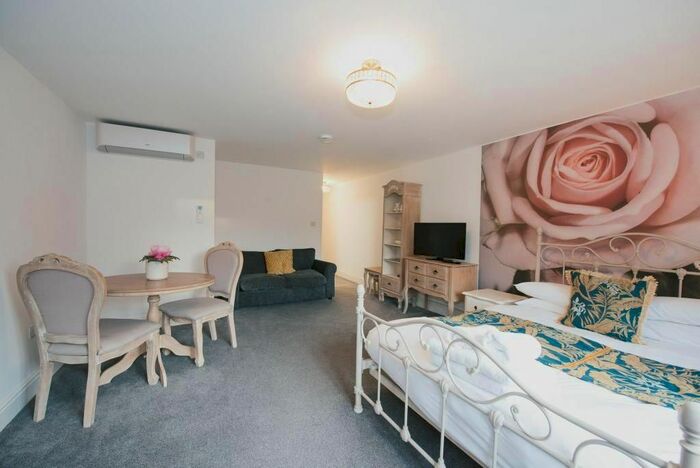 1 Bedroom Studio To Rent In Ferry Lane, Cambridge, CB4