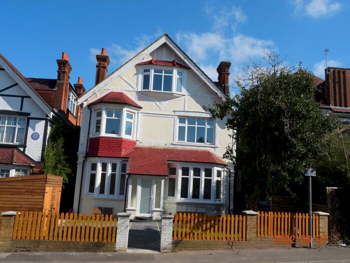 1 Bedroom Flat To Rent In Cranes Park, Surbiton, KT5