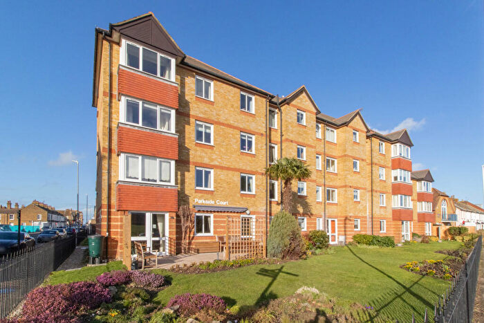 2 Bedroom Flat For Sale In Kings Road, Herne Bay, CT6