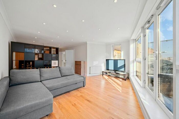 2 Bedroom Flat To Rent In Kingsland Road, London, E2