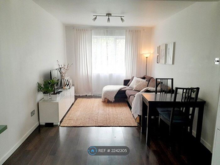 2 Bedroom Flat To Rent In Roxborough Road, Harrow, HA1