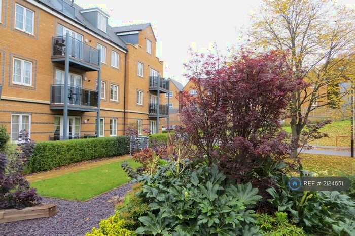 2 Bedroom Flat To Rent In Constables Way, Hertford, SG13