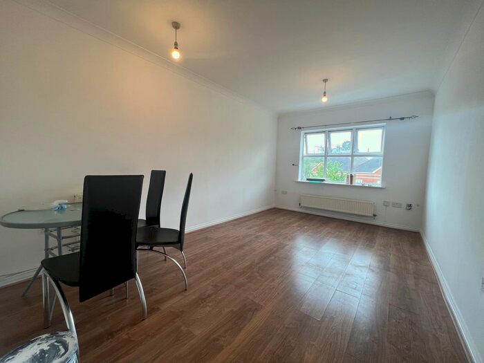 2 Bedroom Flat To Rent In Normanton Road, South Croydon, CR2