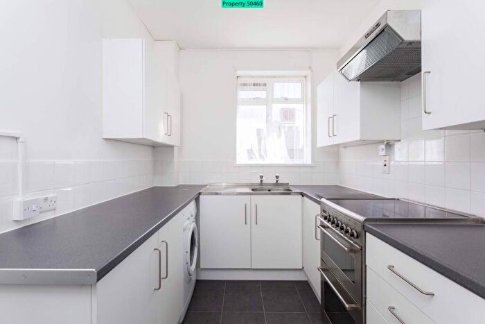 3 Bedroom Flat For Sale In Padstow House, Three Colt Street, London, E14