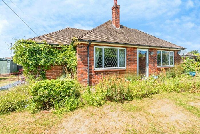 3 Bedroom Bungalow For Sale In Elm Grove, Barnham, West Sussex, PO22