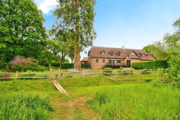 4 Bedroom Semi-Detached House For Sale In Nizels Lane, Tonbridge, TN11